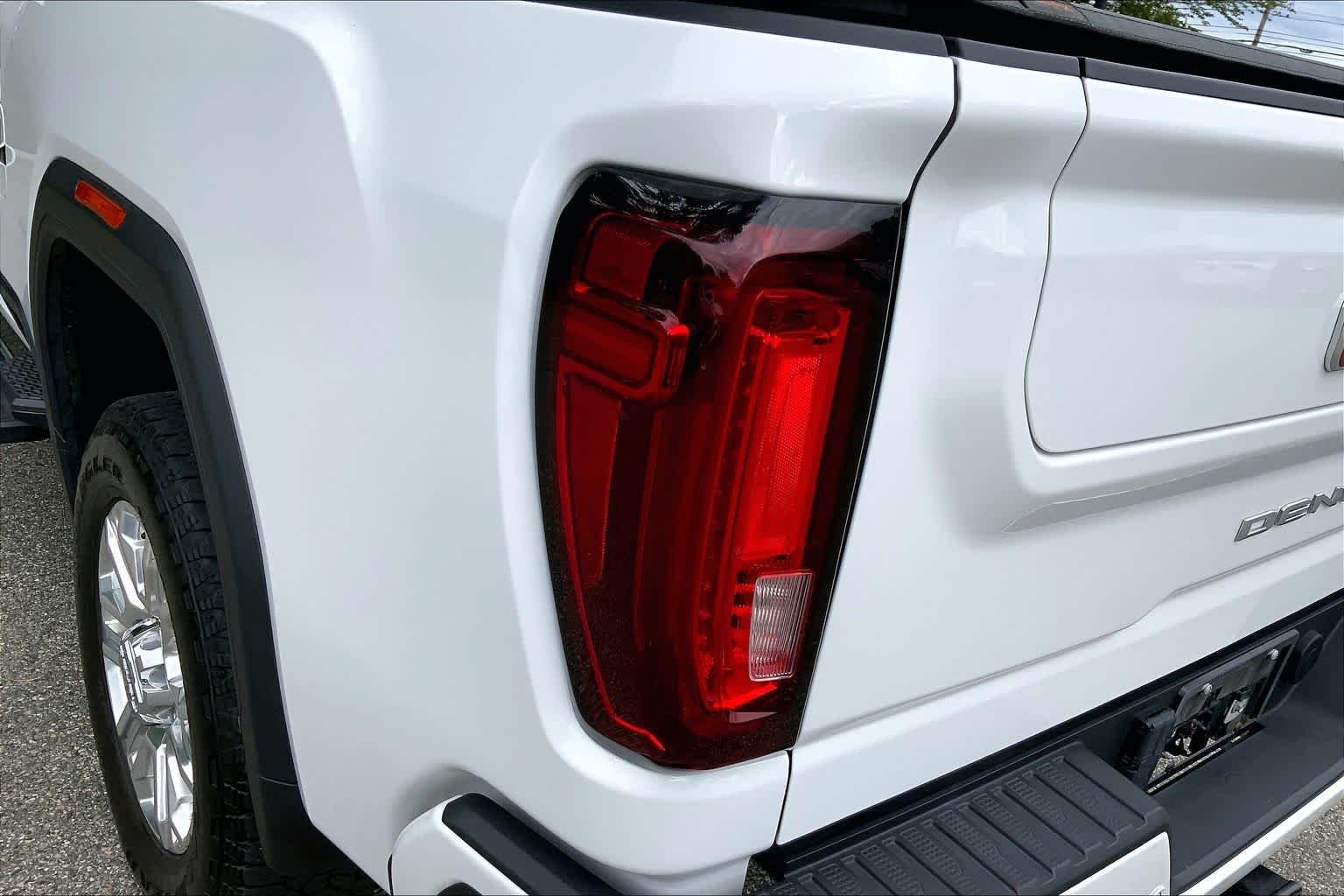 Used 2021 Summit White GMC Denali image 28