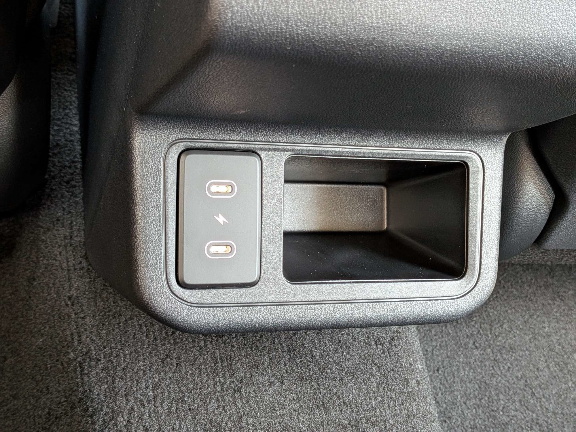 New 2026 Snow White Pearl Kia LX image 15