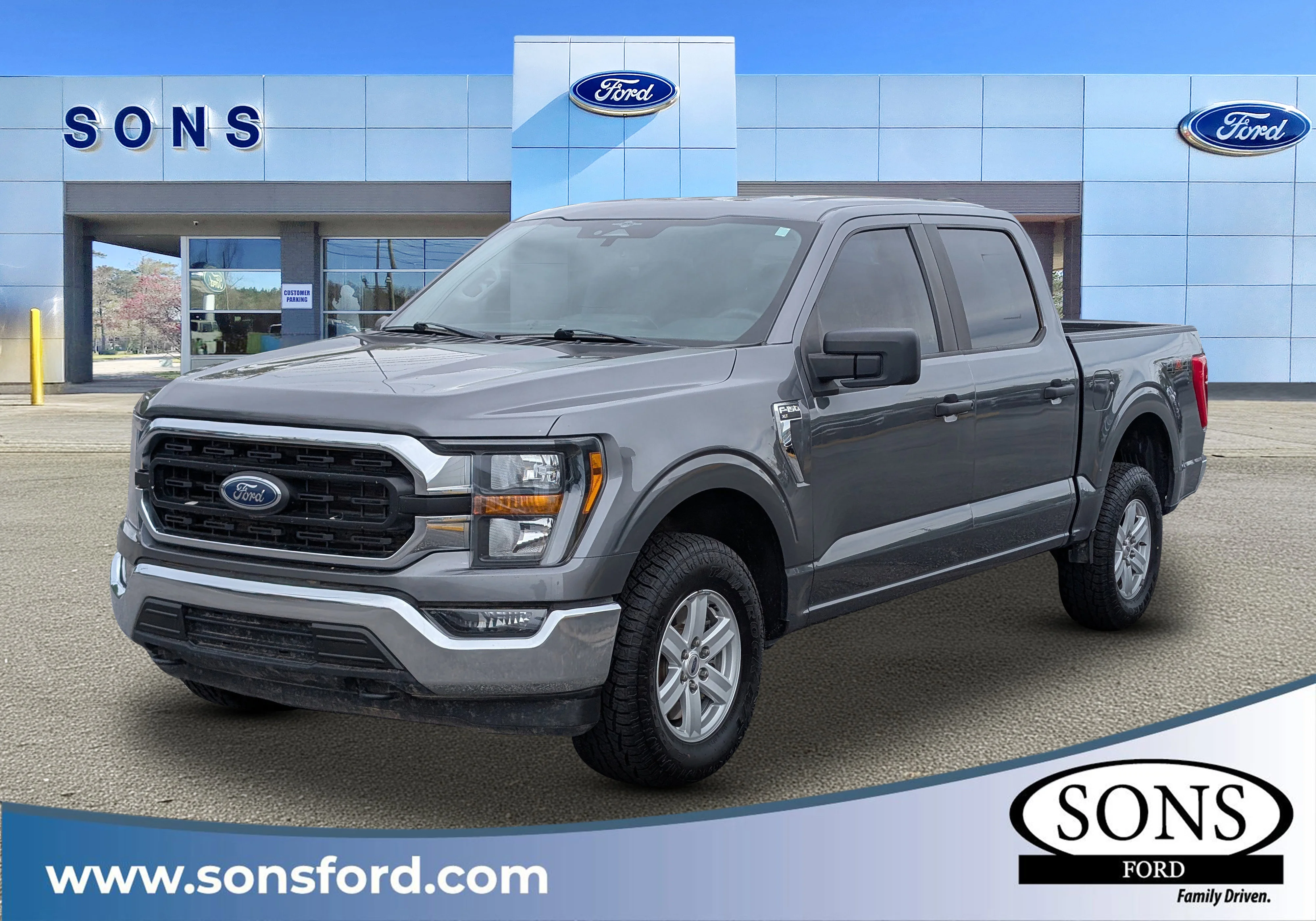 Used 2023 Gray Metallic Ford XLT image 1