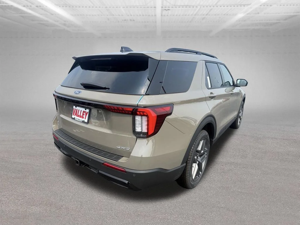 New 2026 Gray Ford ST-Line image 3