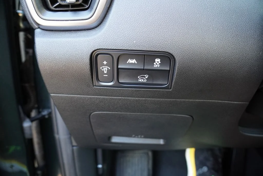 Used 2023 Aruba Green Kia X-Line EX image 26