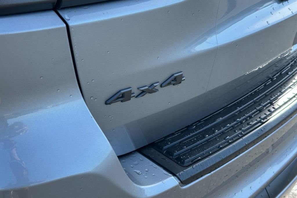 Used 2018 Silver Jeep High Altitude image 8