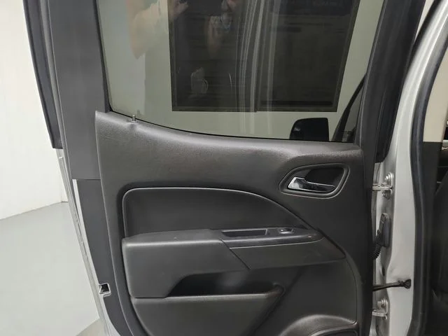 Used 2018 Silver Chevrolet LT image 27