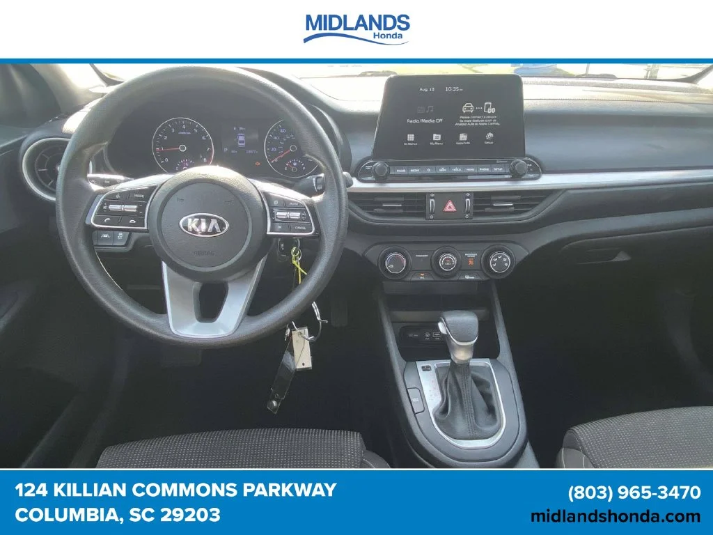Used 2021 Snow White Pearl Kia LXS image 10