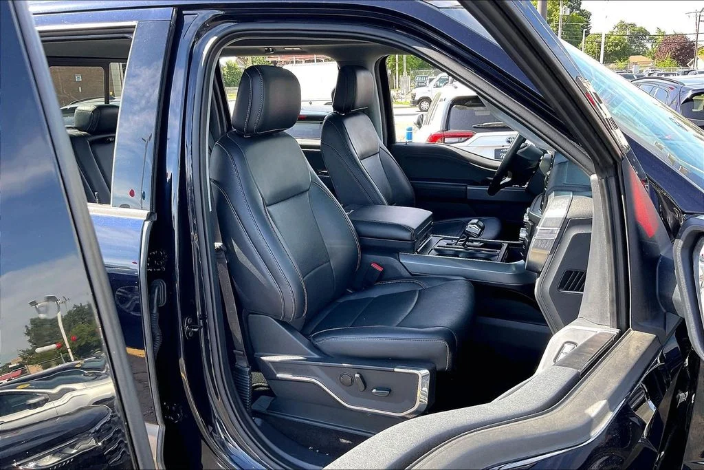Used 2022 Blue Ford Lariat image 6