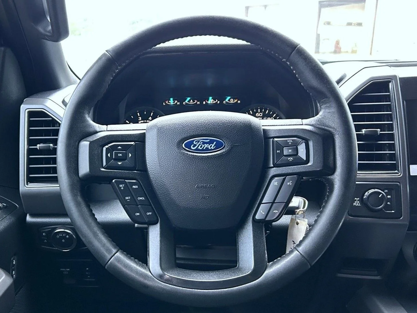 Used 2020 Black Ford XLT image 11