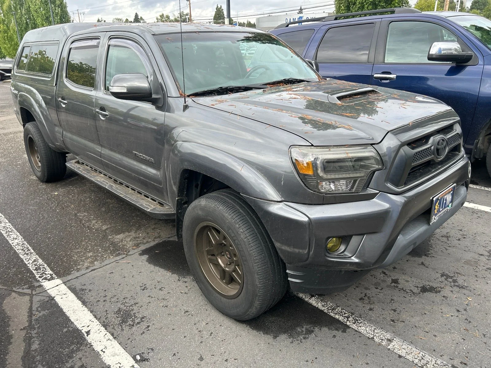 Used 2015 Magnetic Gray Metallic Toyota Base V6 image 4