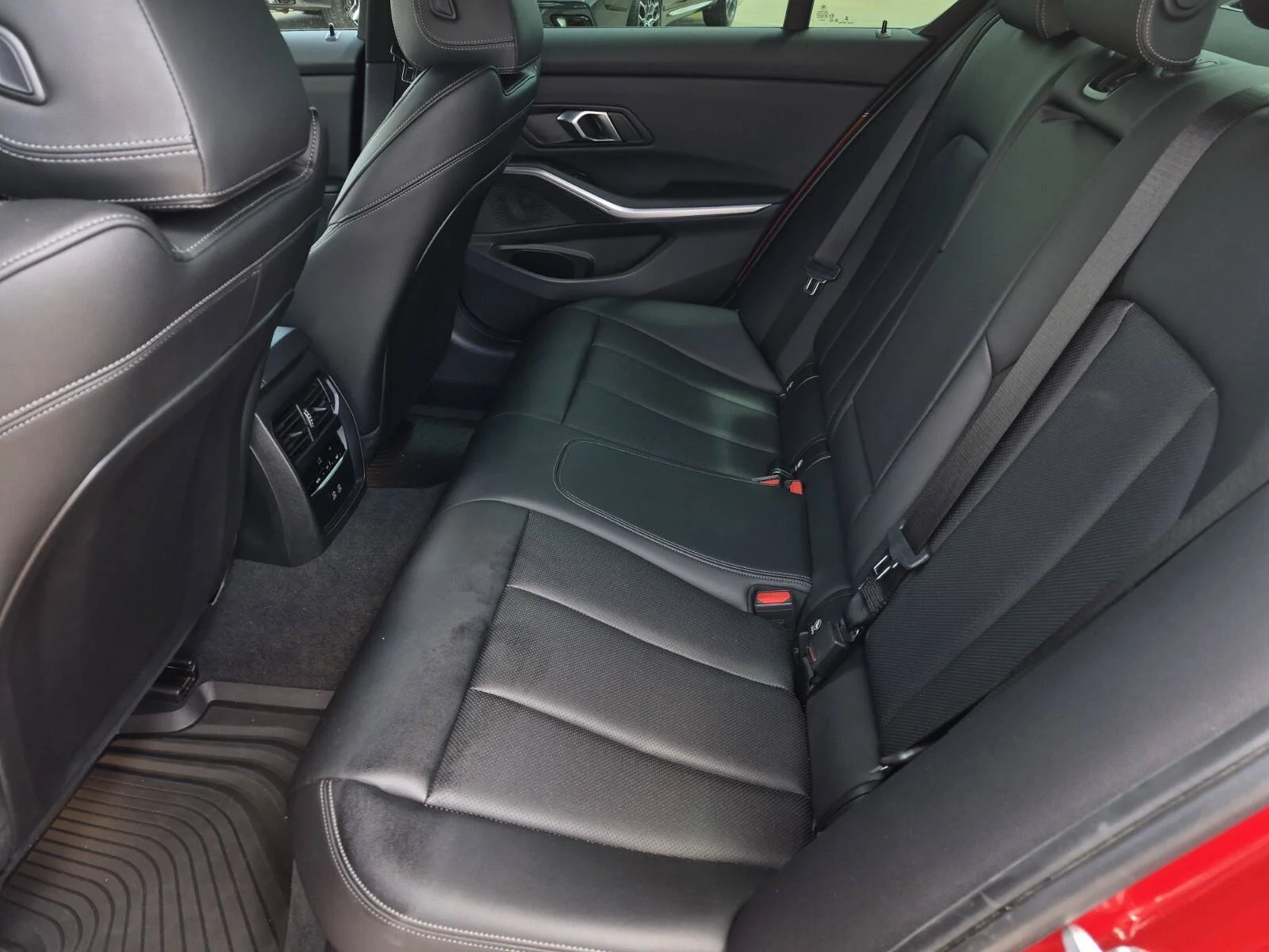 2024 BMW 3 Series M340i - Photo 16