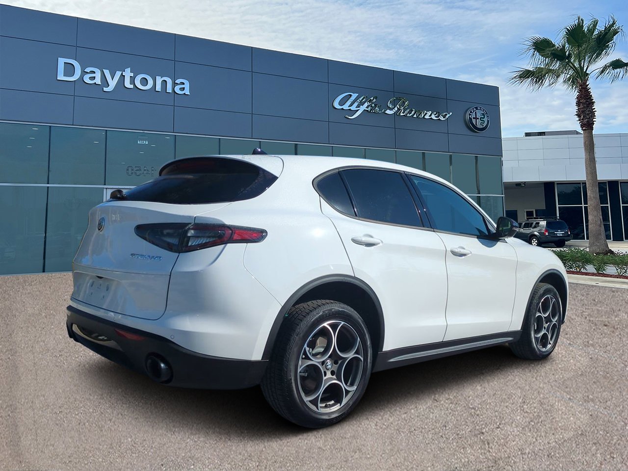 2025 Alfa Romeo Stelvio Base - Photo 3
