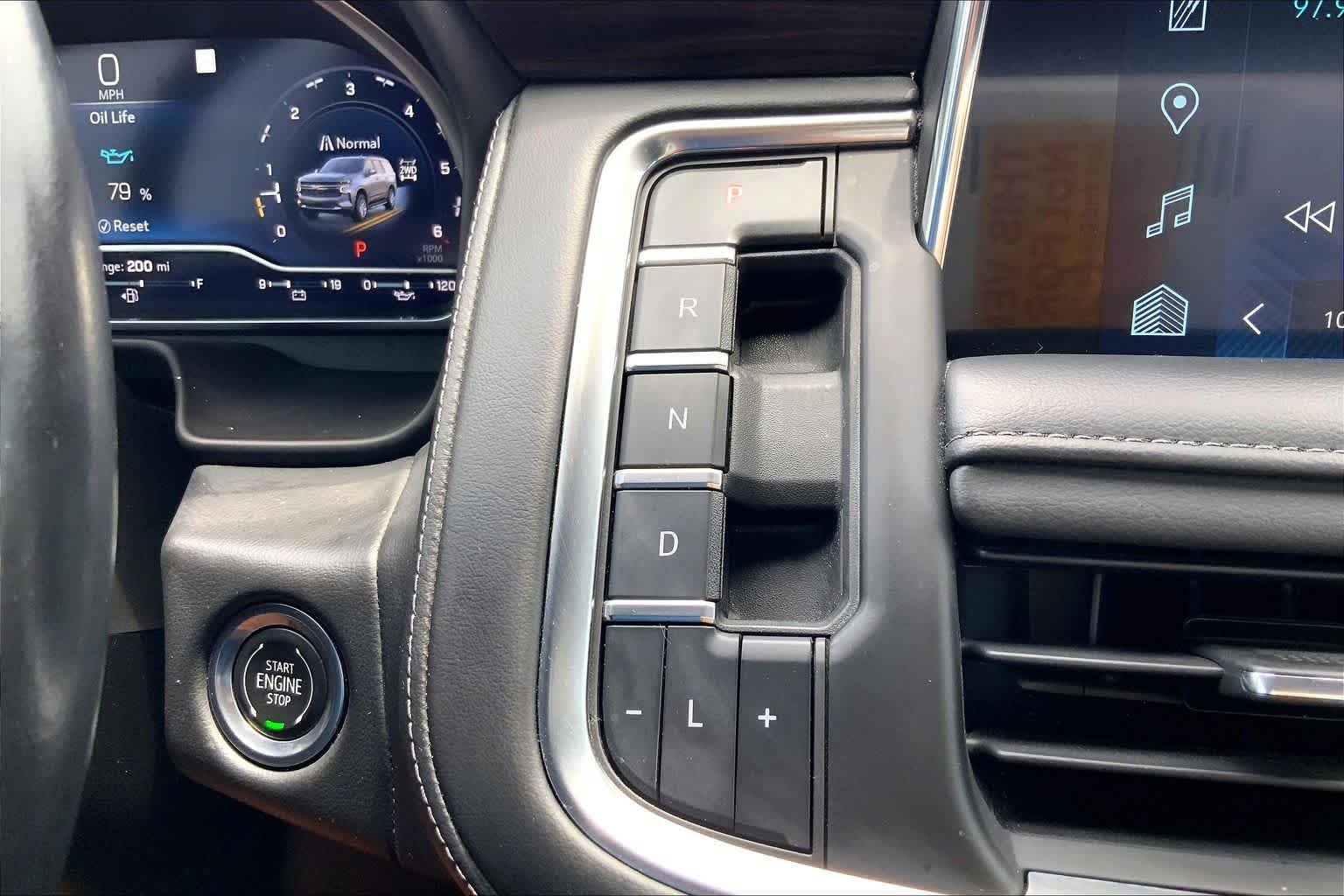 Used 2022 Black Chevrolet Z71 image 32