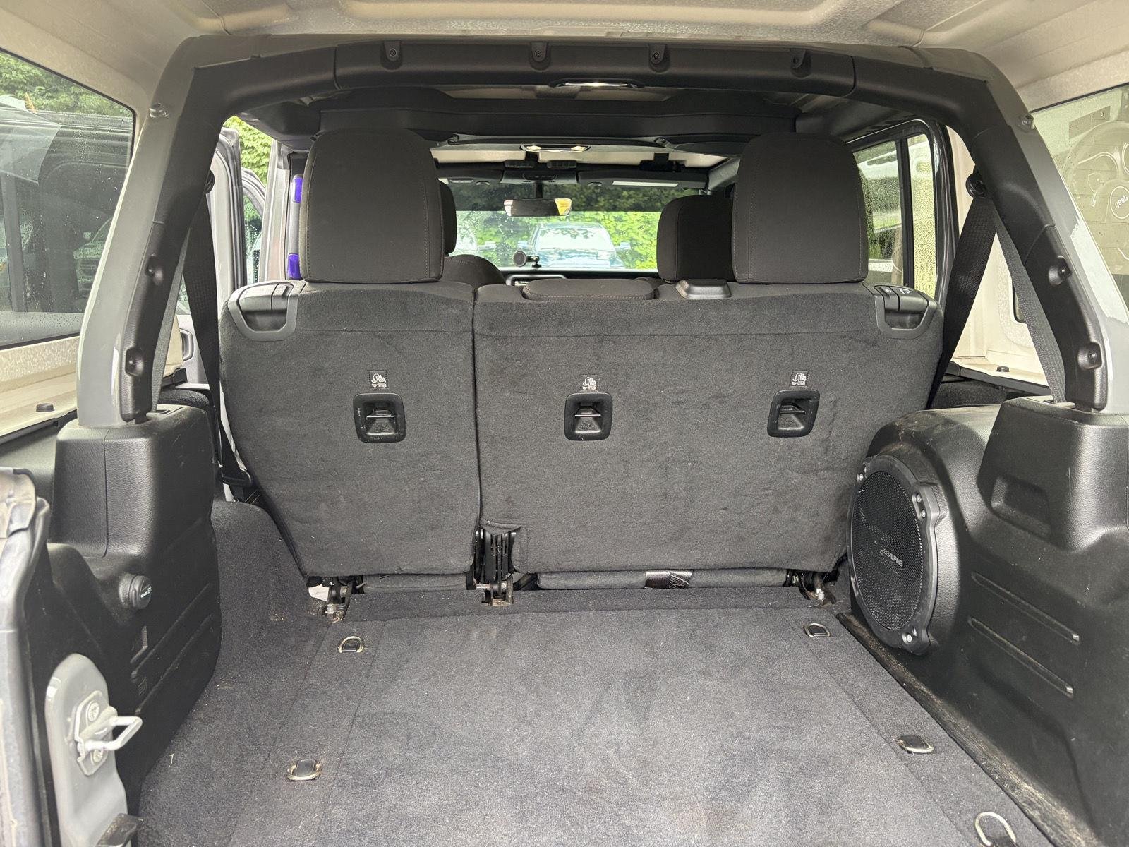 Used 2021 Sting-Grey Jeep Unlimited Sahara image 15