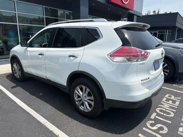 Used 2015 White Nissan SV image 2