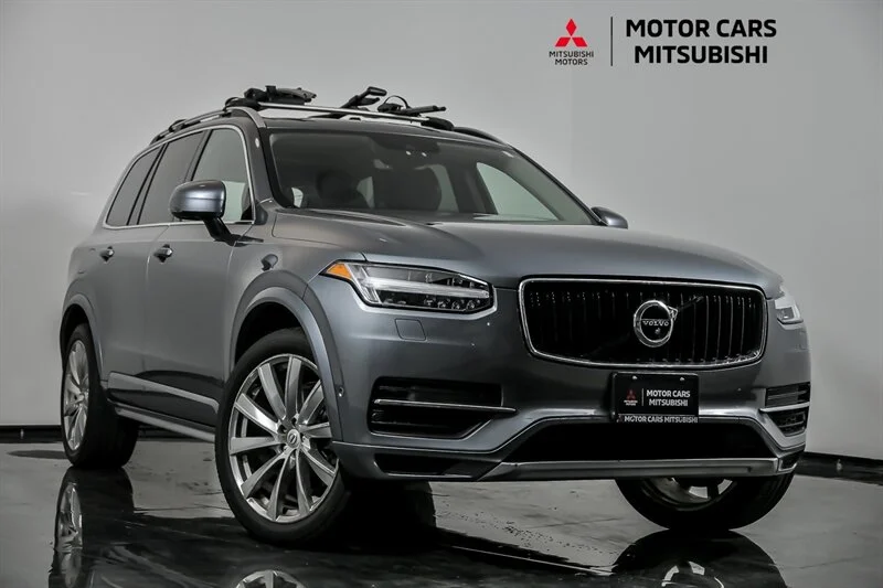 2016 Volvo XC90 T8 Twin Engine Plug-in Hybrid Momentum's photo