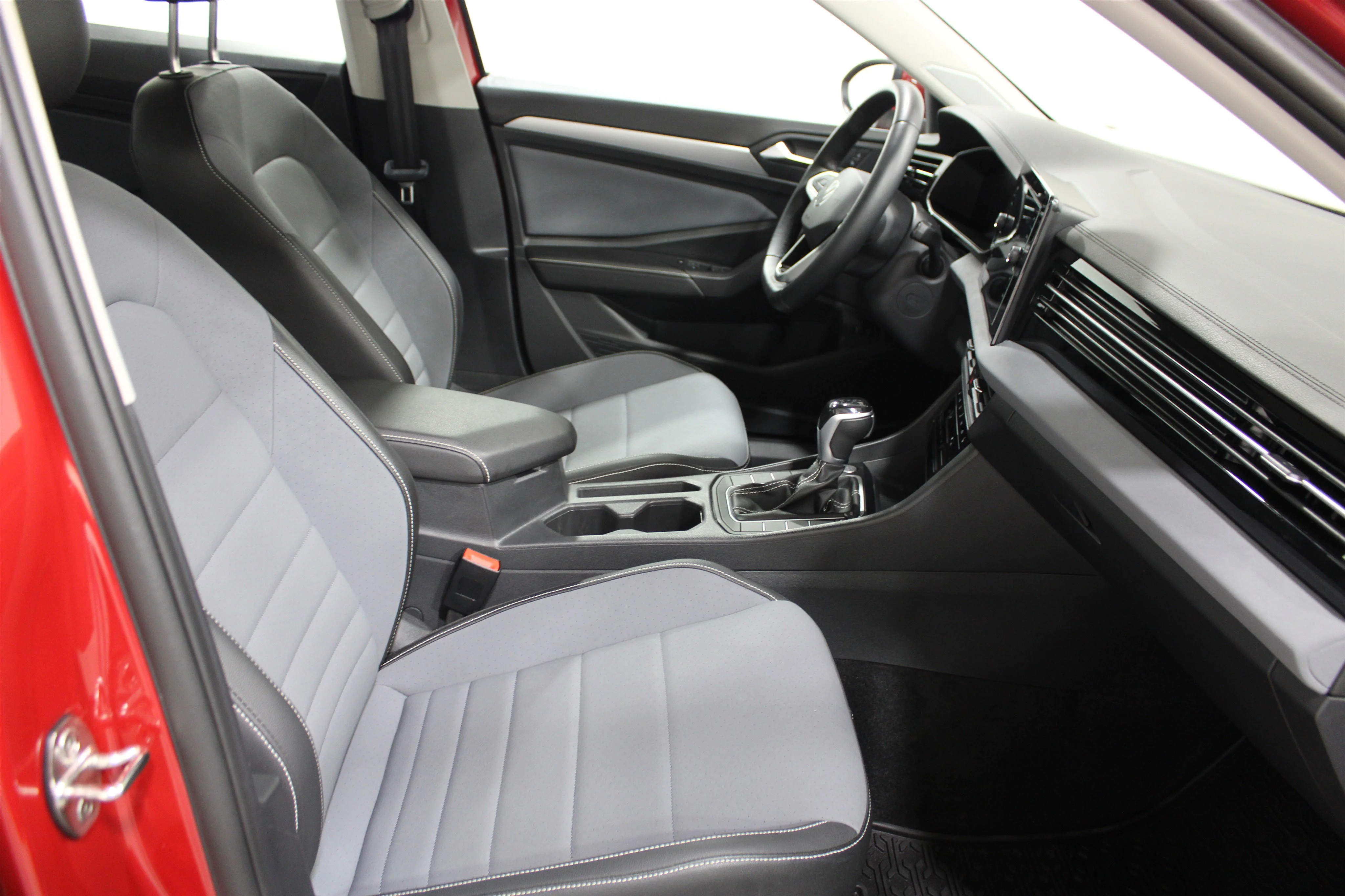 2025 Volkswagen Jetta SE - Photo 24