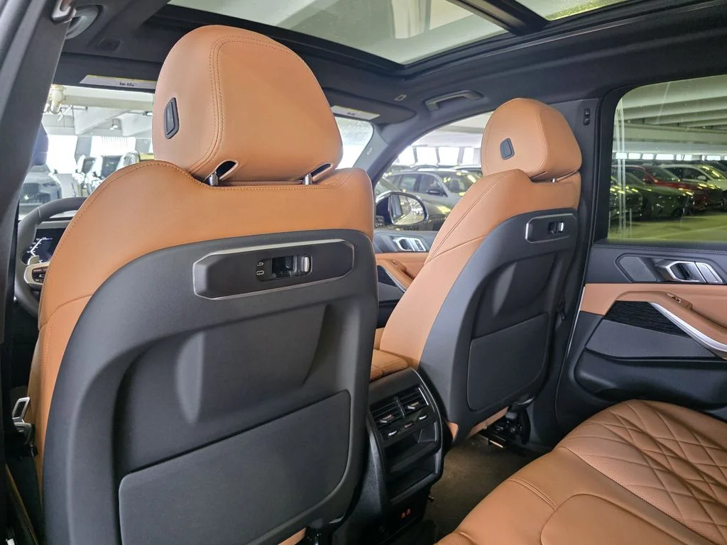 New 2026 White BMW sDrive40i image 12