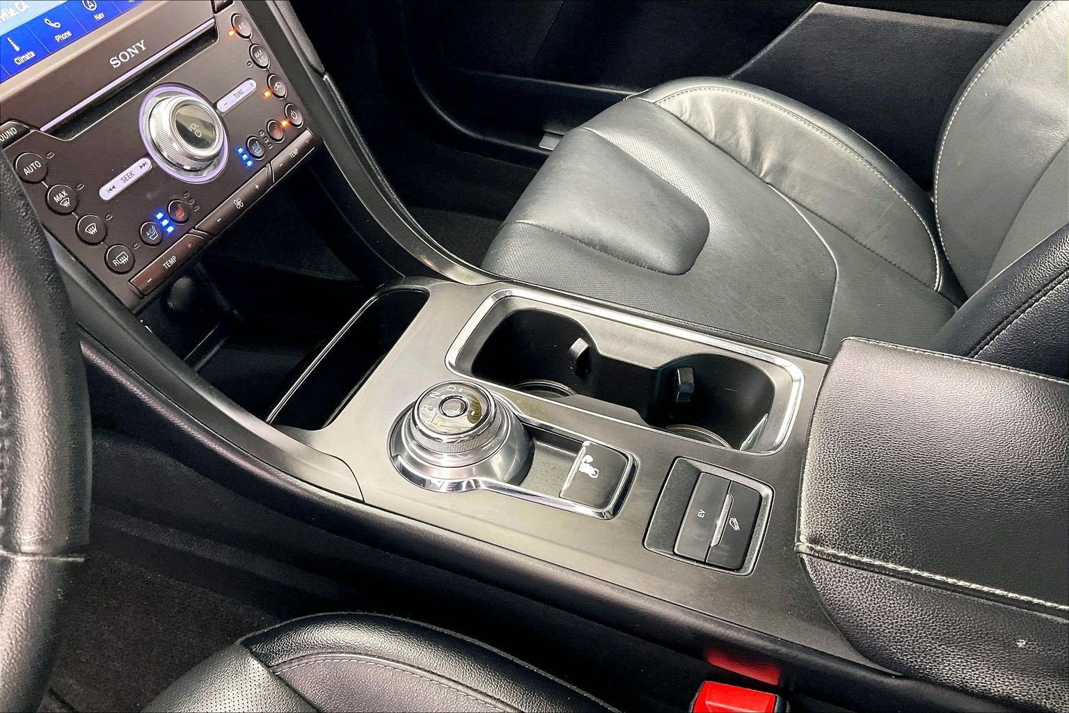 Used 2020 White Platinum Metallic Tri-Coat Ford Titanium image 16