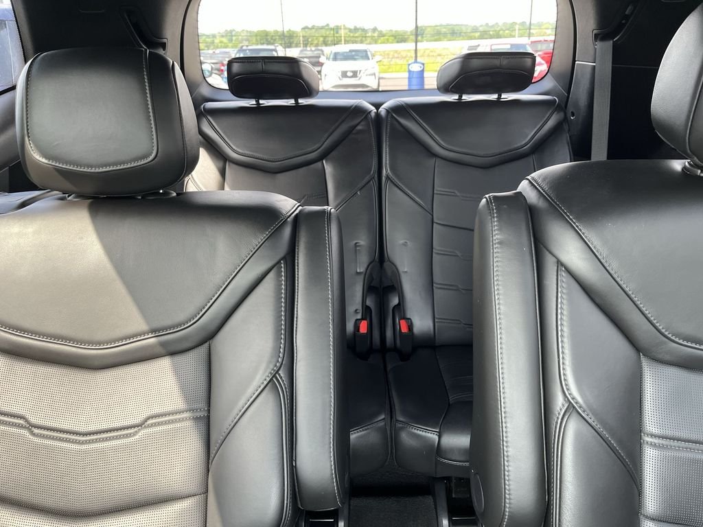 Used 2021 White Cadillac Sport image 24