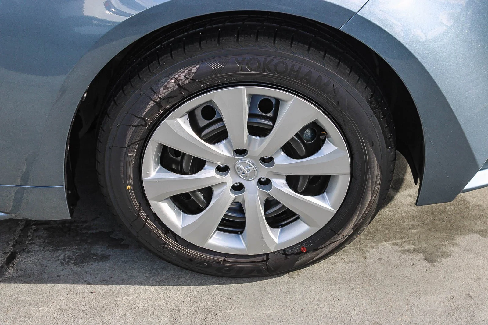 2026 Toyota Corolla LE - Photo 10
