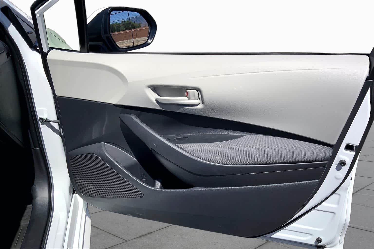 2026 Toyota Corolla LE - Photo 21