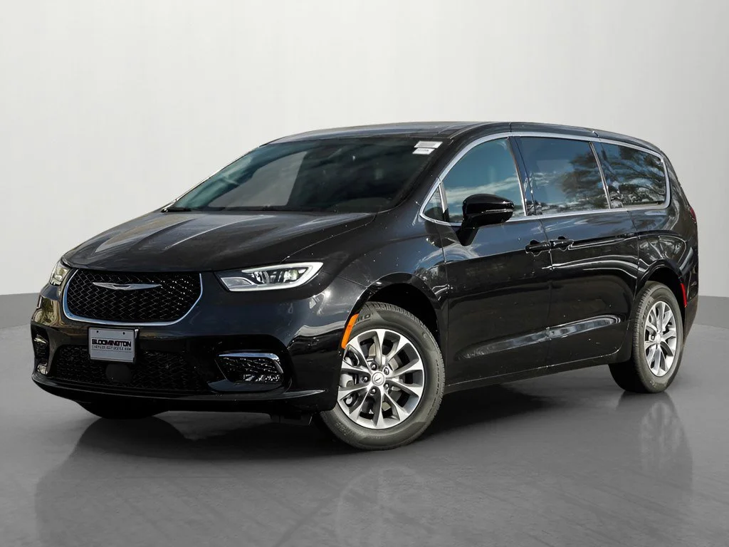 2026 Chrysler Pacifica Select AWD's photo