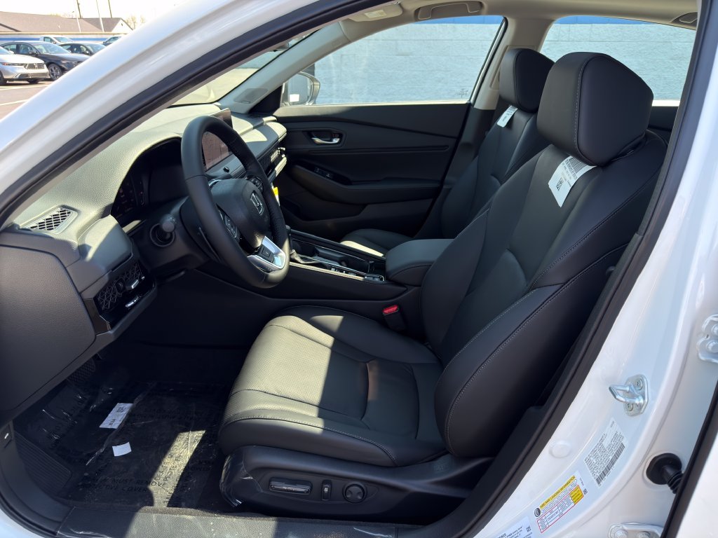 New 2026 Platinum White Pearl Honda Touring image 17