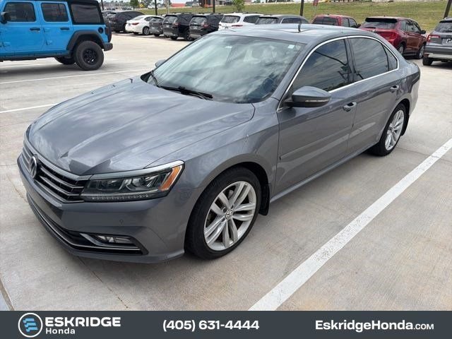2018 Volkswagen Passat 2.0T SE w/ Technology Auto's photo