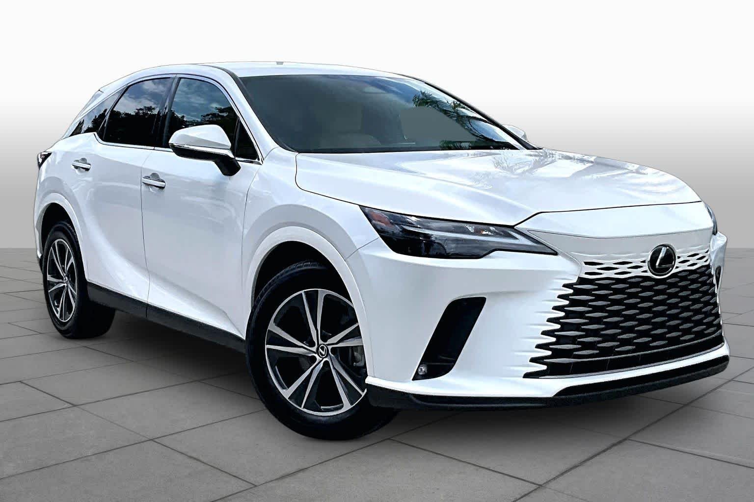 Used 2025 Eminent White Pearl Lexus  image 3