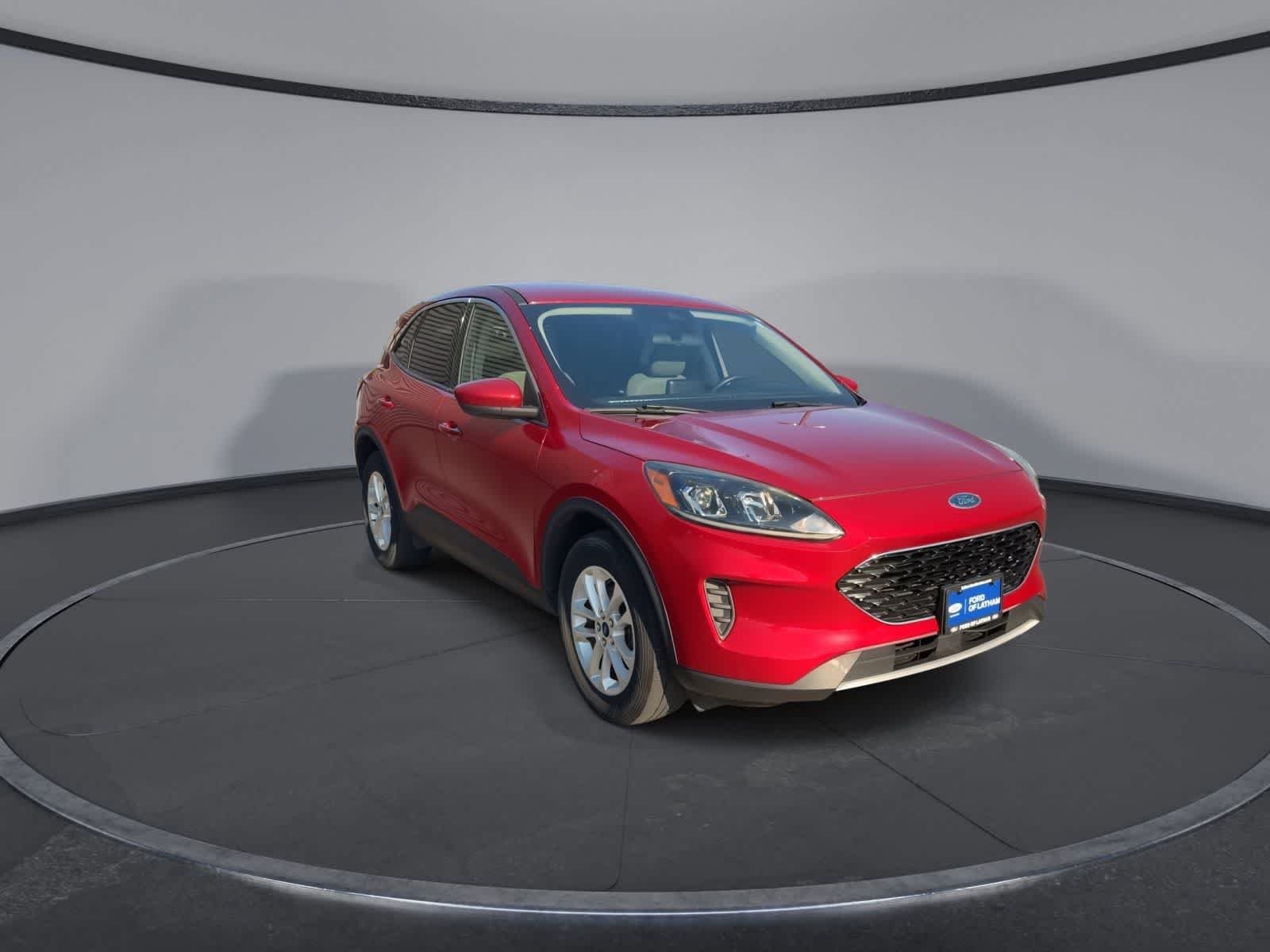Used 2020 Rapid Red Metallic Tinted Clearcoat Ford SE image 2