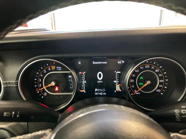 Used 2021 White Jeep Unlimited Sahara image 17