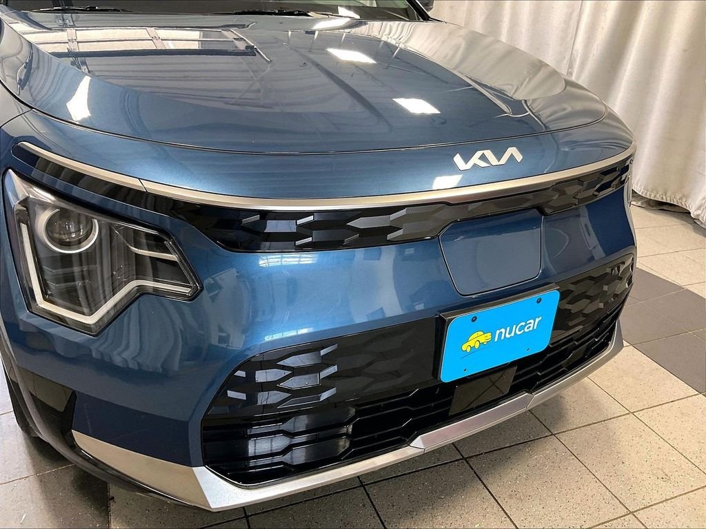 Used 2024 Blue Kia Wind image 30