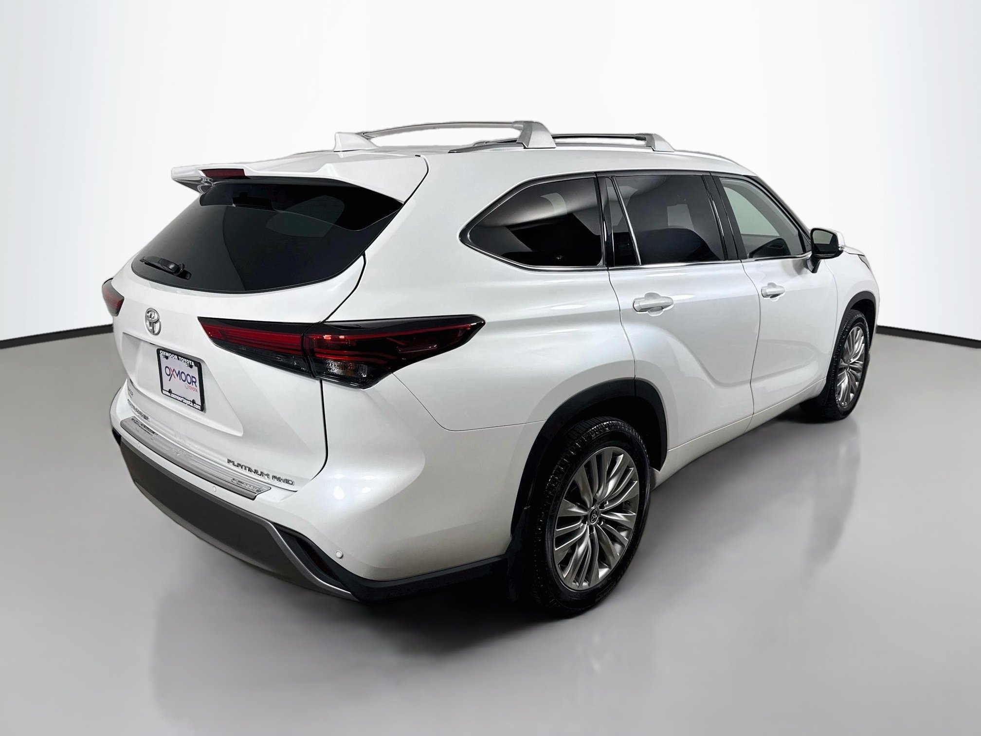 Used 2022 Wind Chill Pearl Toyota Platinum image 7