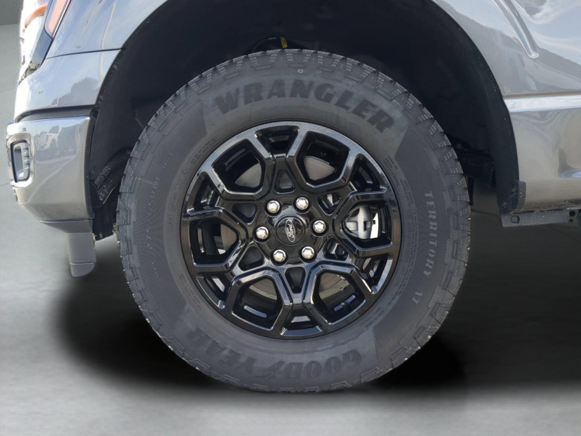 New 2026 Carbonized Gray Metallic Ford XLT image 68