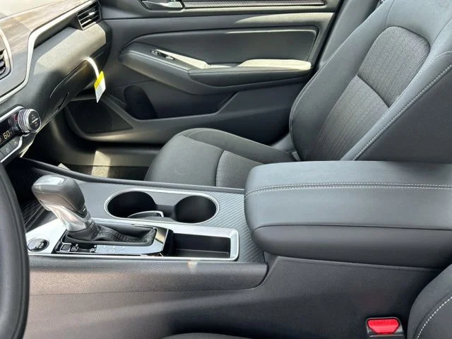 New 2026 Scarlet Nissan 2.5 SV image 28