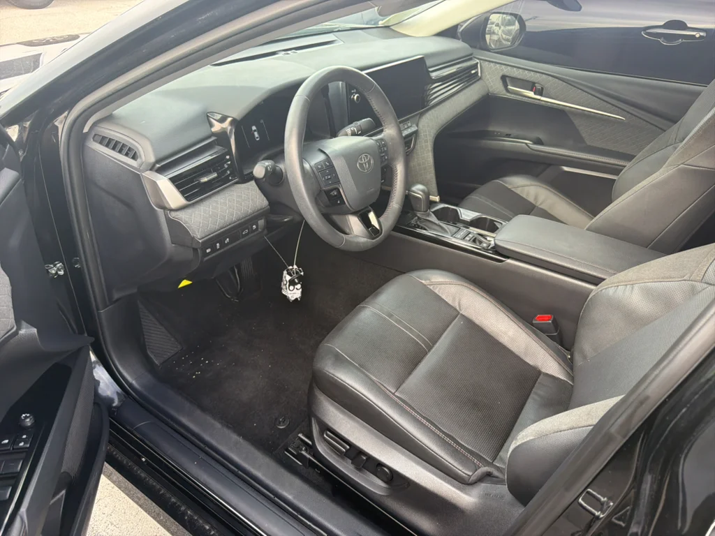 Used 2025 Midnight Black Metallic Toyota XLE image 5