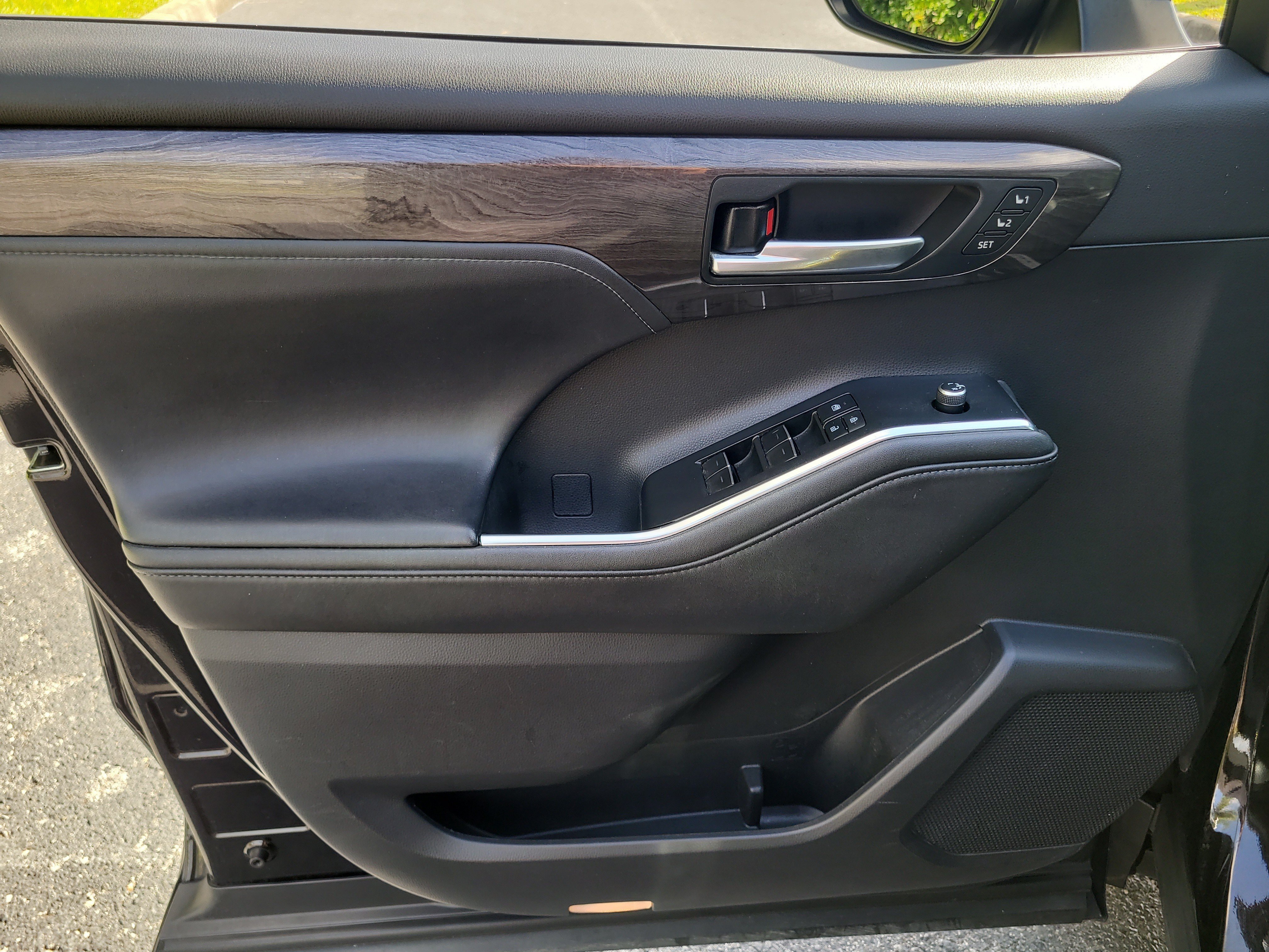 Used 2021 Amber Toyota Limited image 19