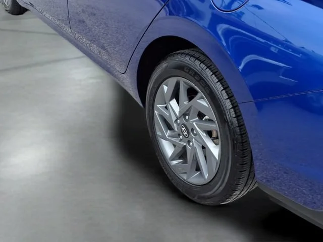Used 2024  Hyundai SEL image 19
