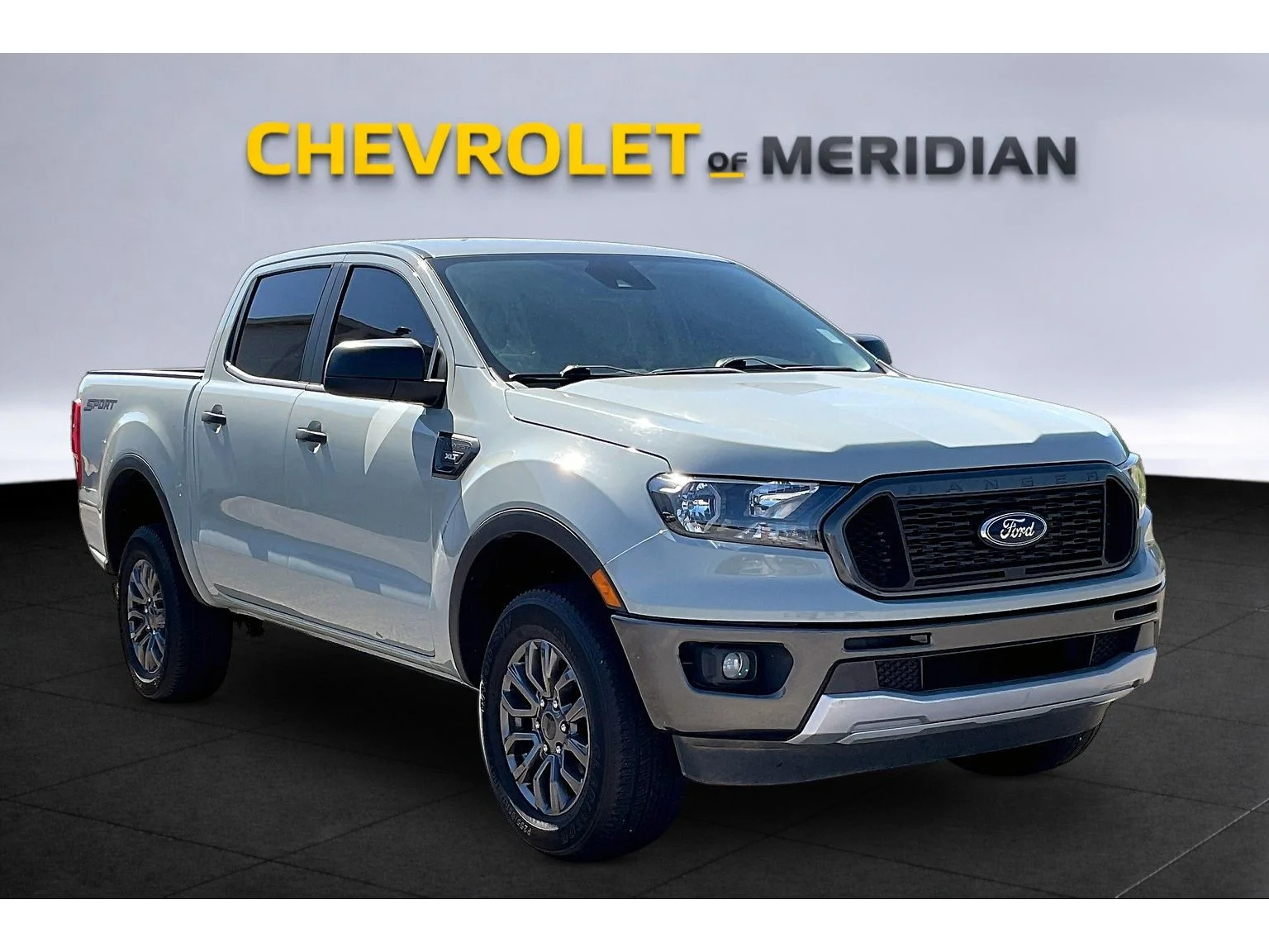 Used 2021  Ford XL image 1