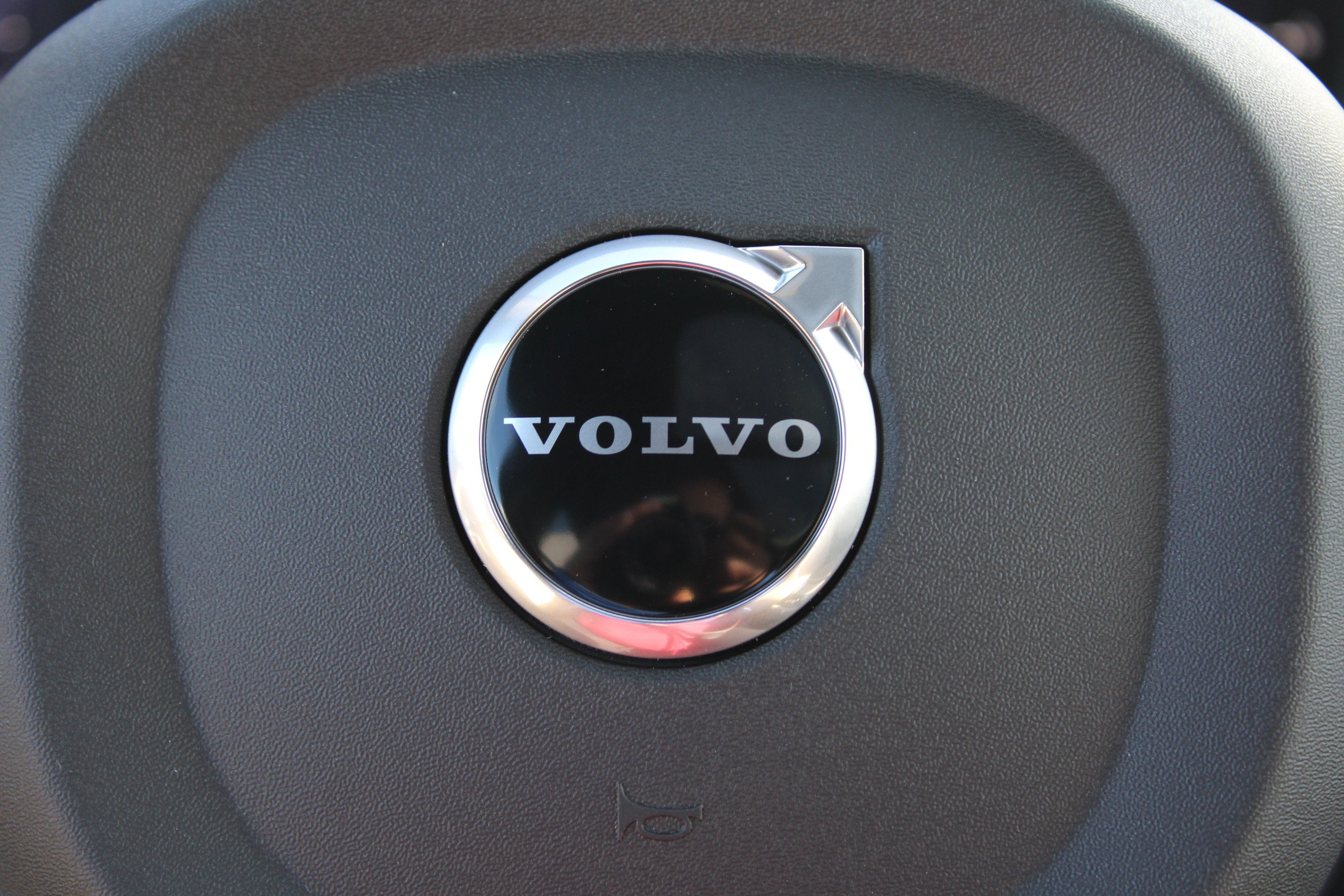 New 2026 Onyx Black Metallic Volvo Plus image 21