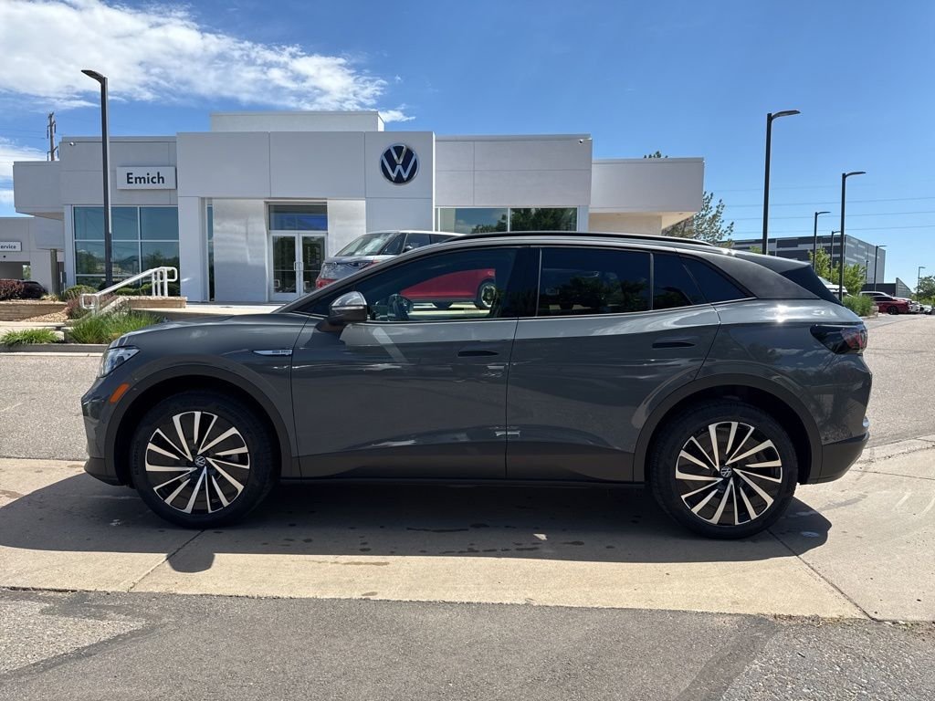 Used 2024 Gray Volkswagen Pro image 2