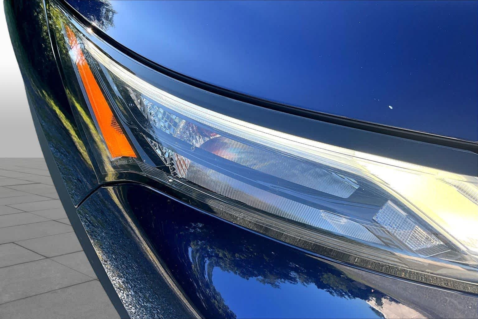 Used 2026 Deep Ocean Blue Pearl Nissan SL image 28