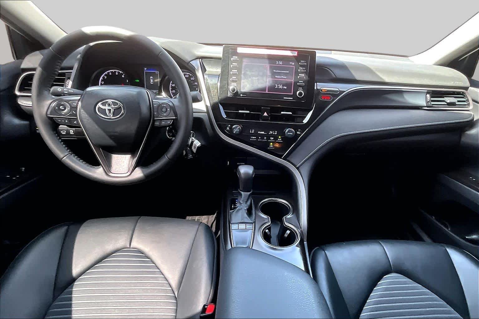 Used 2024 Ice Cap Toyota SE image 13