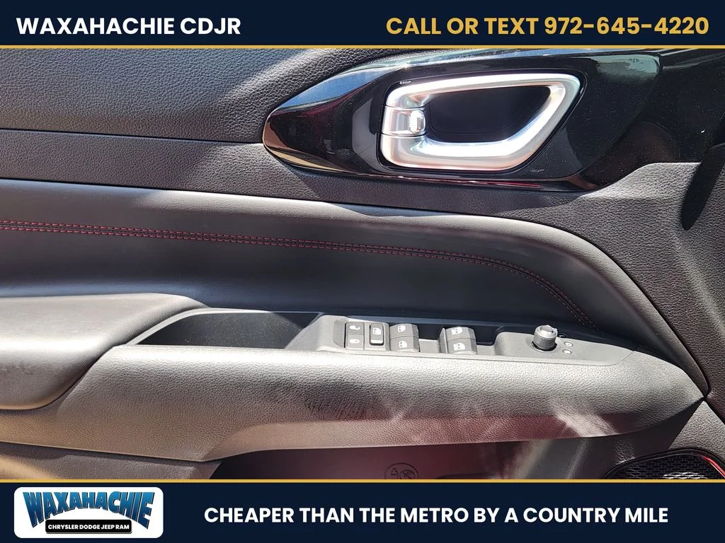 New 2026 Red Hot Pearl-Coat Exterior Paint Jeep Trailhawk image 19