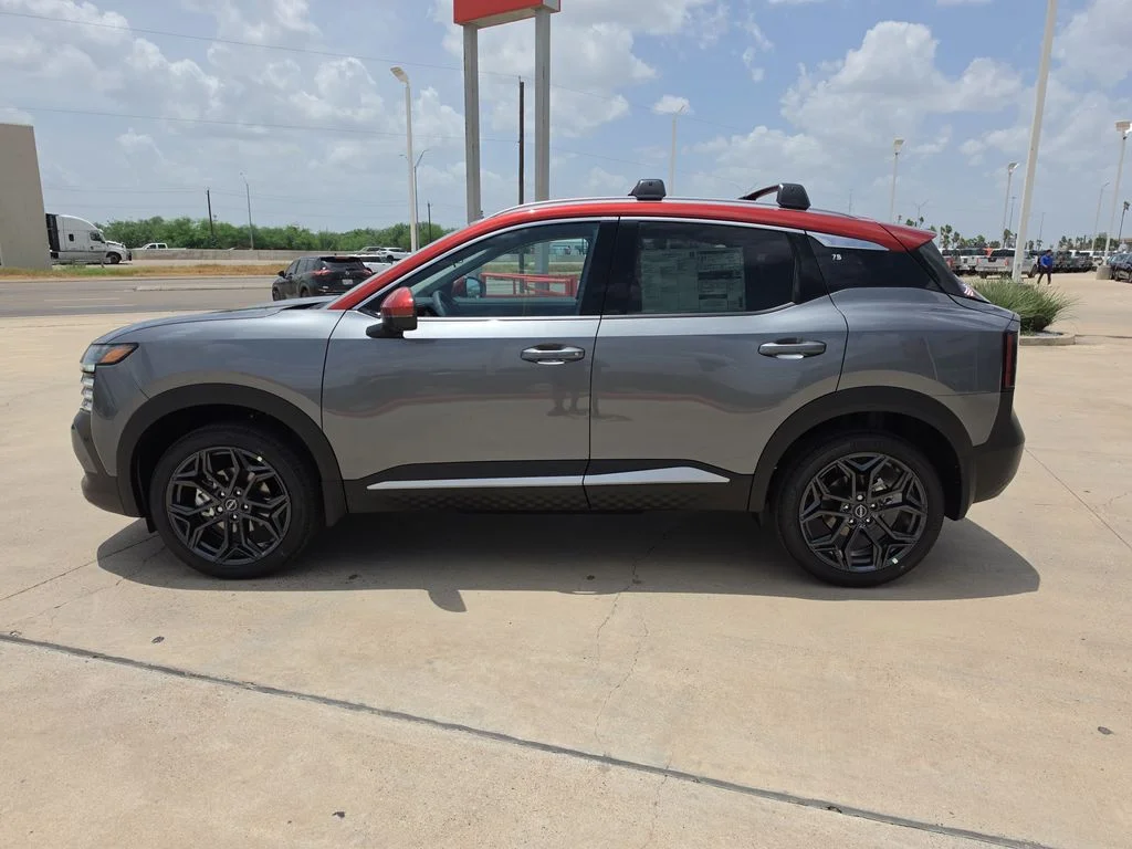 New 2026 Gun Metallic / Scarlet Ember Tintcoat Two-tone Nissan SR image 4