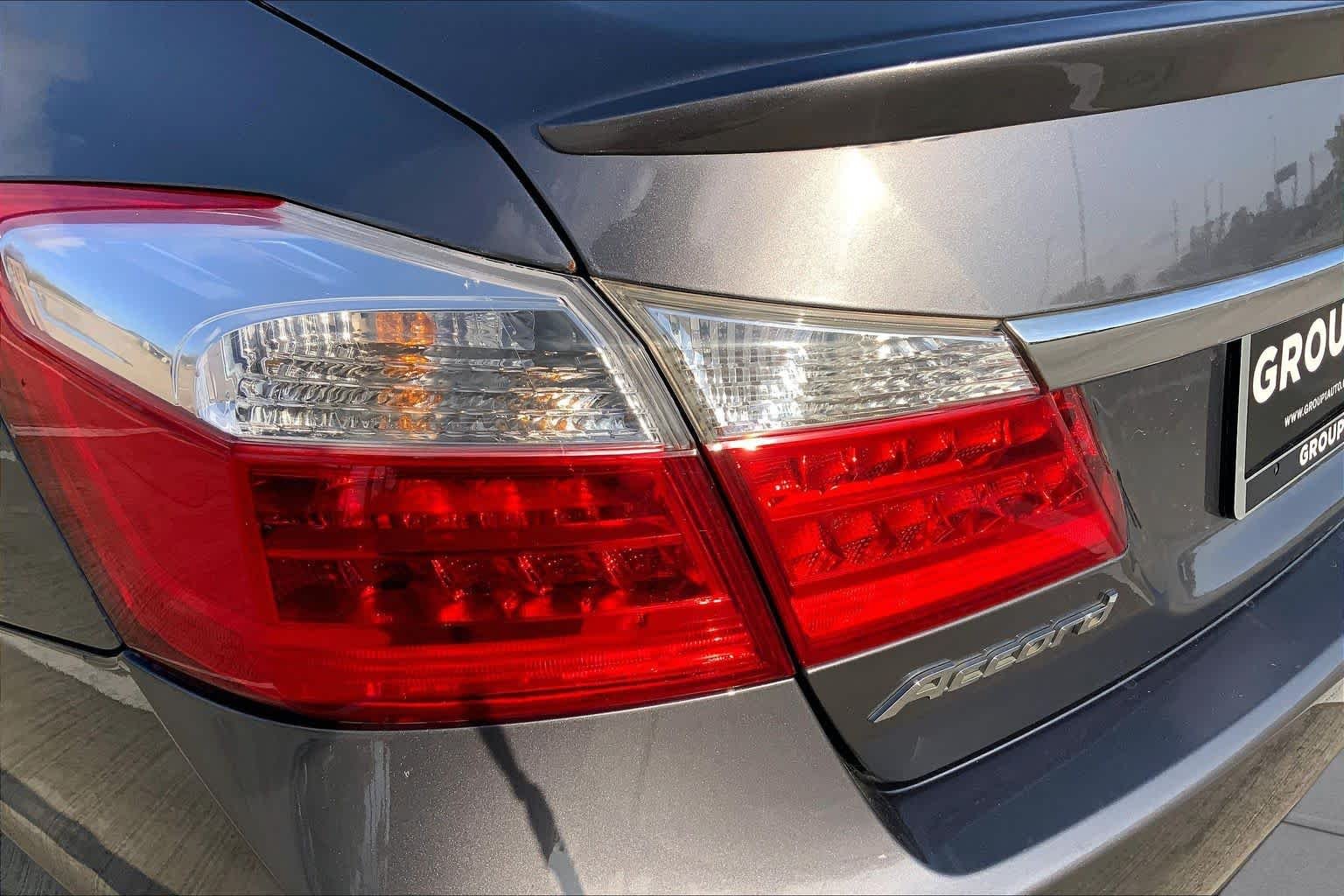 Used 2014 Modern Steel Metallic Honda EX-L image 28