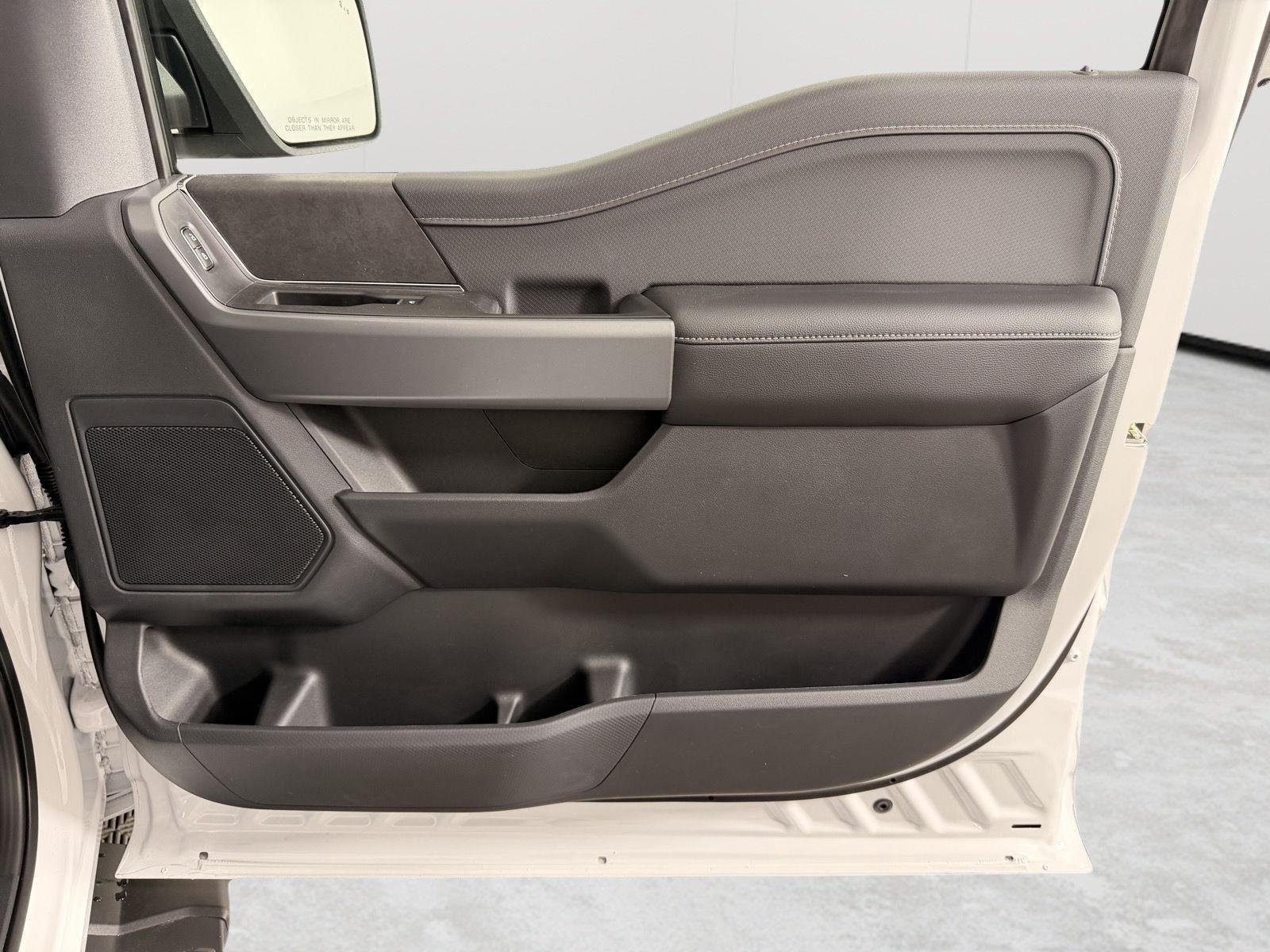 New 2026 Oxford White Ford XLT image 26