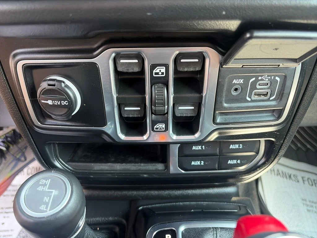 Used 2024 Gray Jeep Sahara image 36