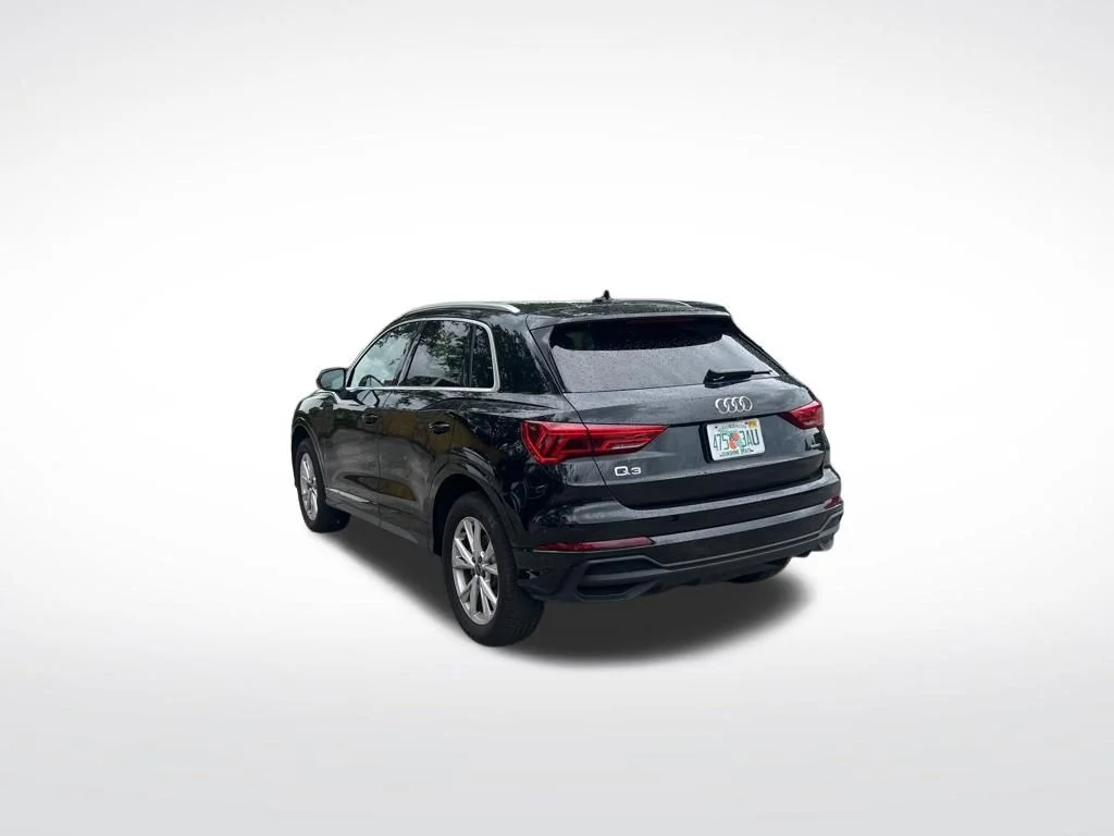 Certified Used 2025 Mythos Black Metallic Audi Premium image 6