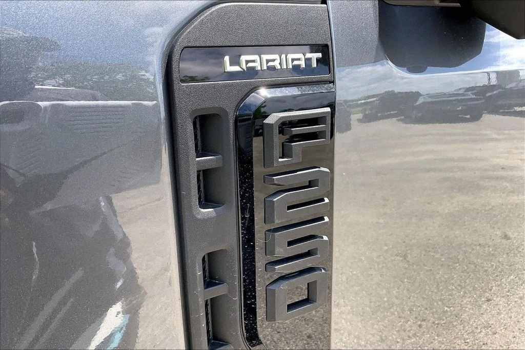 New 2026 Ford Super Duty F-250 Lariat 4D Crew Cab
