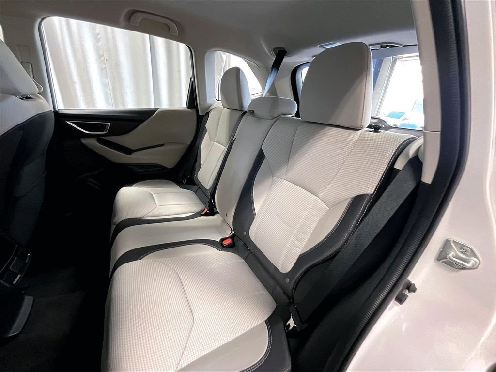 Used 2023 White Subaru Base image 15