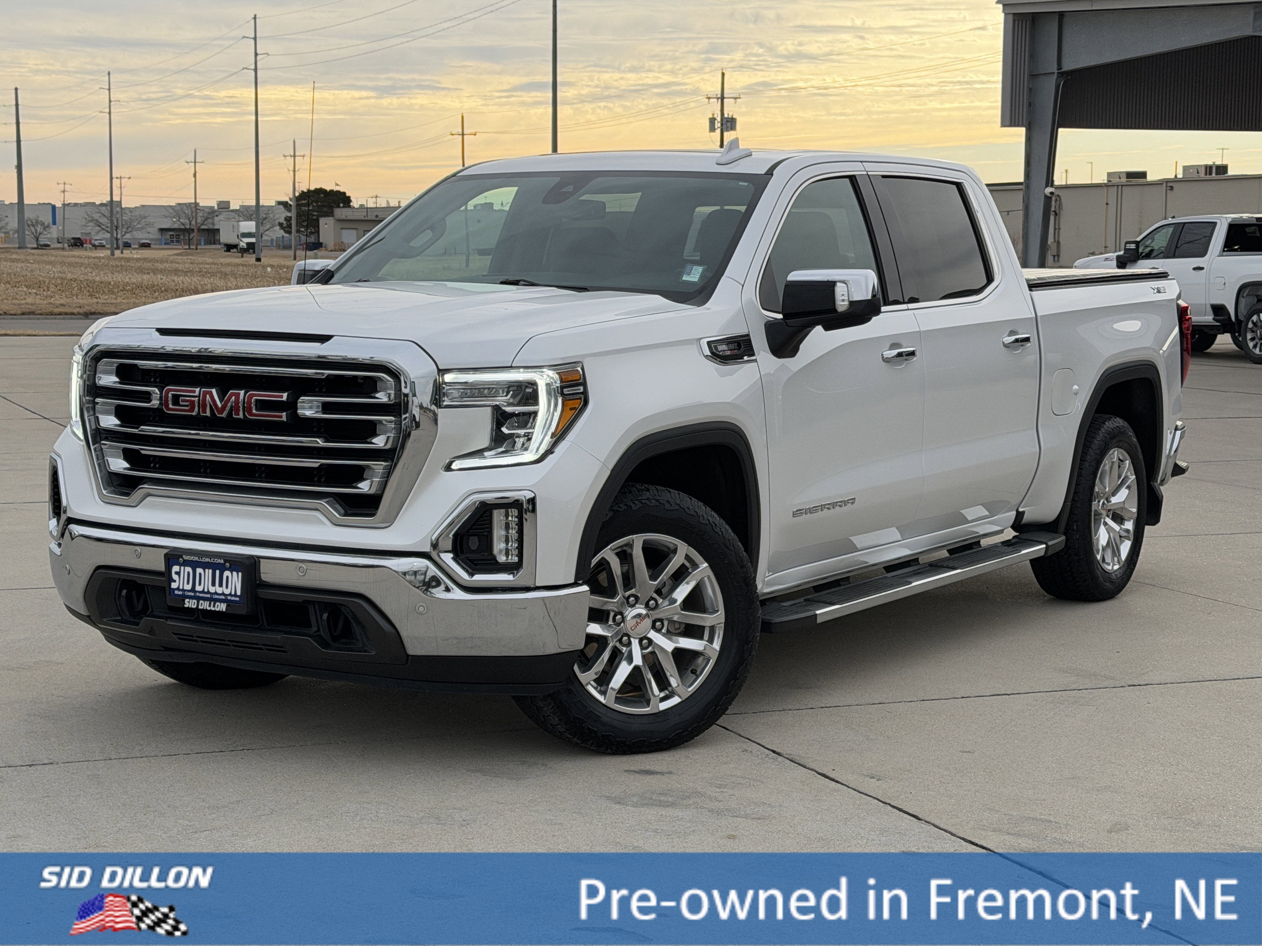 2021 GMC Sierra 4WD Crew Cab Short Box SLT's photo